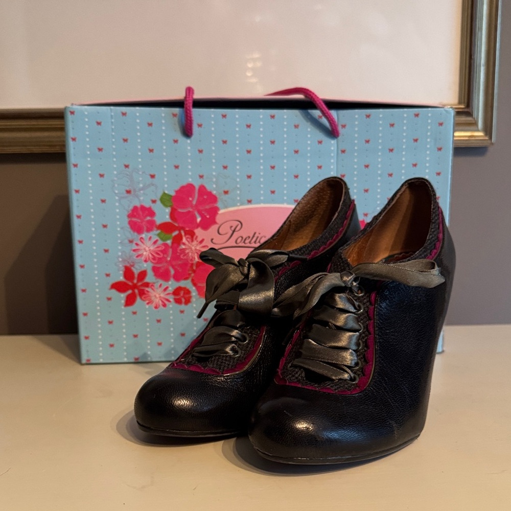 Poetic License Backlash Black and Pink Lace-Up Heels (7.5)